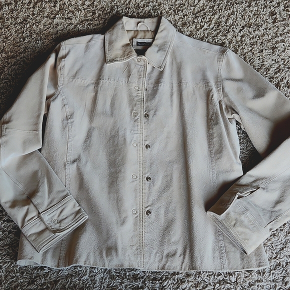 Northcrest Jackets & Blazers - Northcrest cream suade leather womans jacket size small ( 6-8)